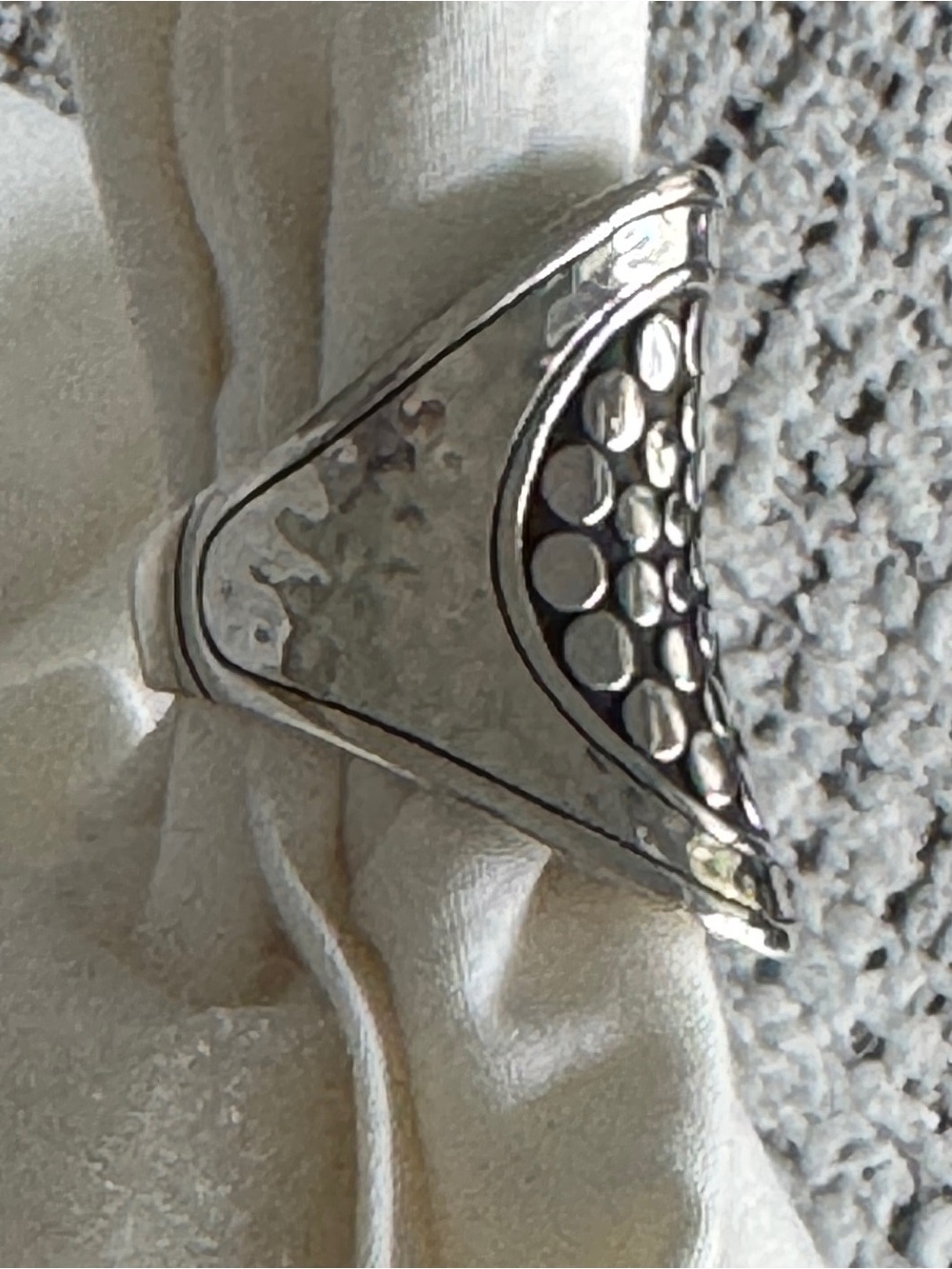 LIKE NEW - JOHN HARDY DOT STATEMENT RING, STERLING SILVER (925) - SIZE 7 - Picture 3 of 13